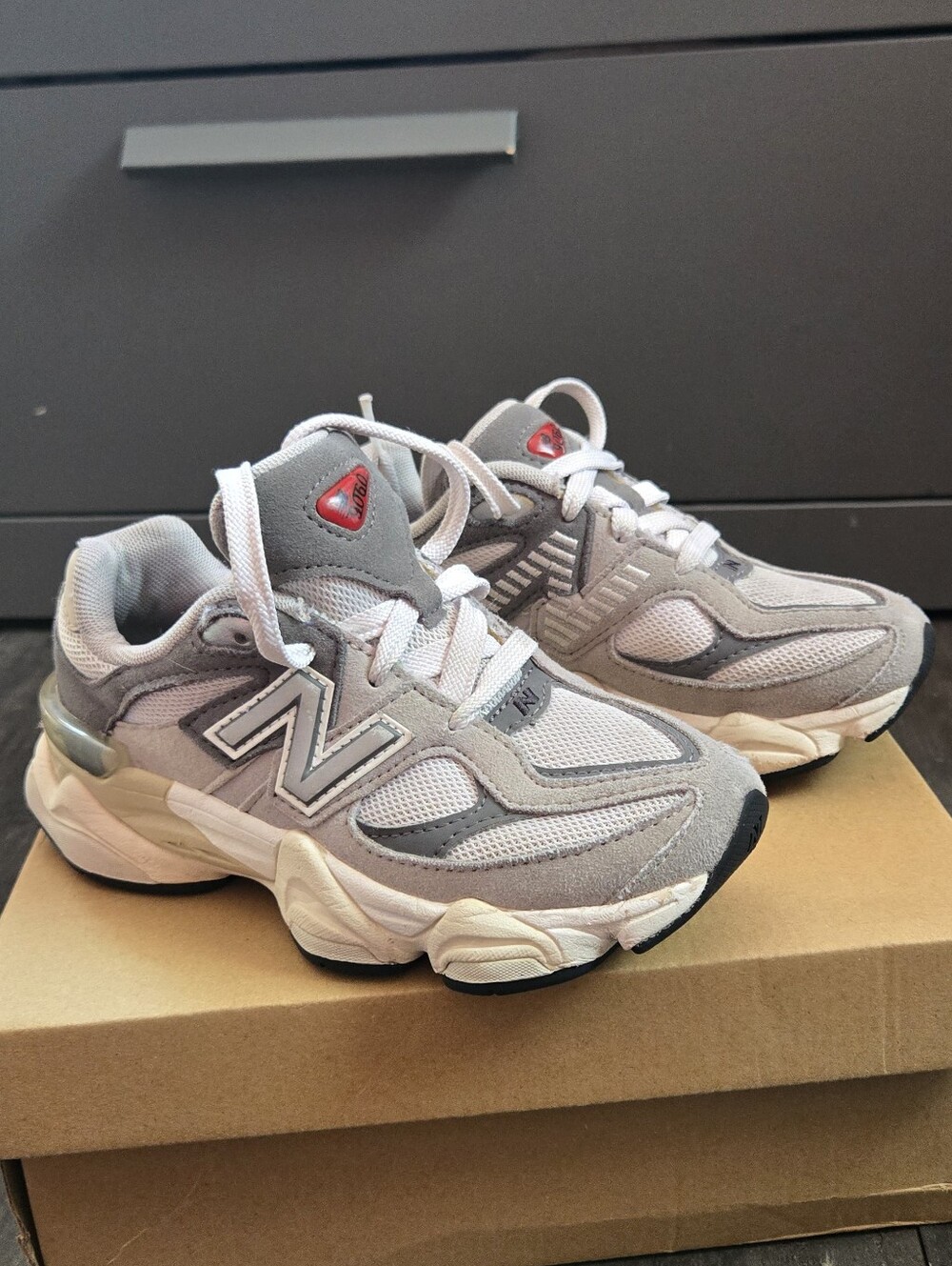 NEW BALANCE 9060 - Picture 5 of 10
